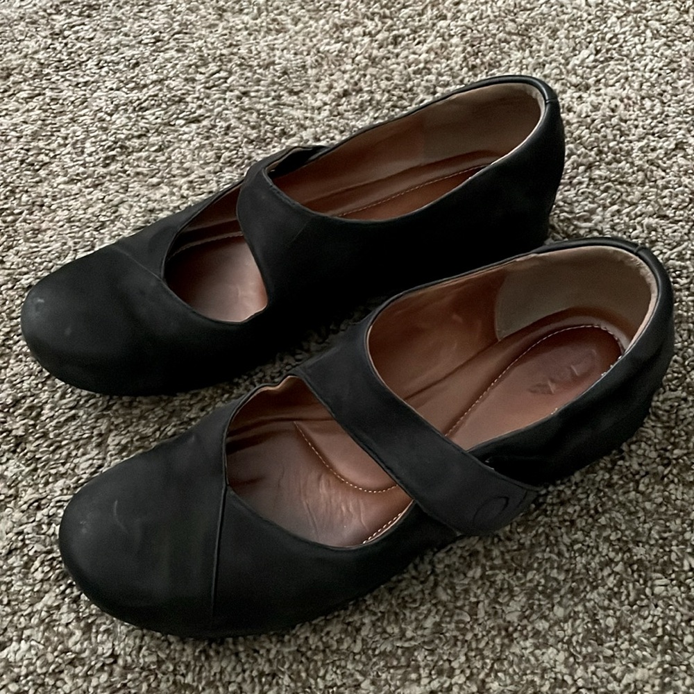 Clark Maryjane shoes size 9. Gently used Black suede
